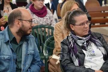 Presentación del calendario solidario 2010 en el Mercado Municipal de Telde (Foto TA)